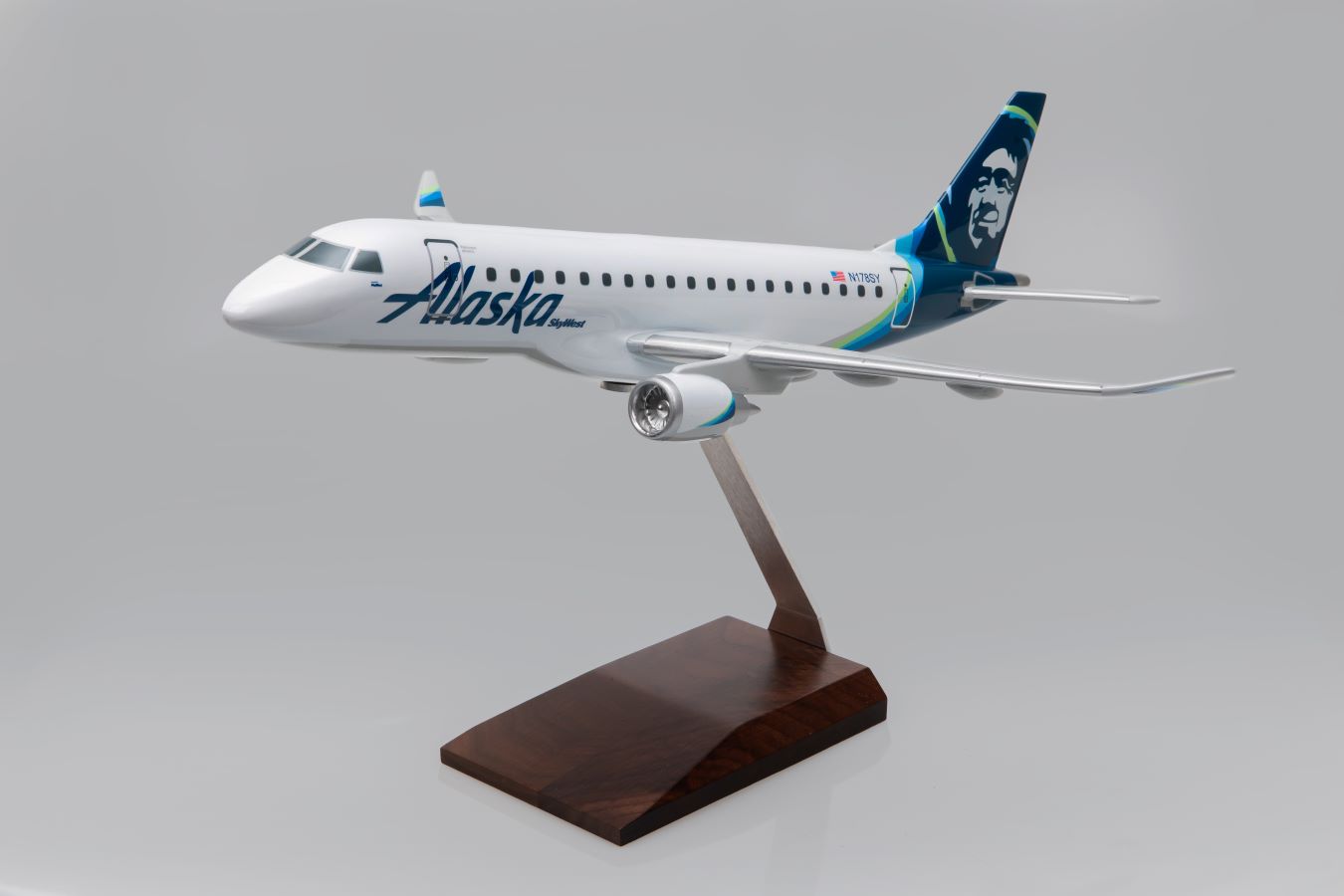 Alaska E175 Resin Model