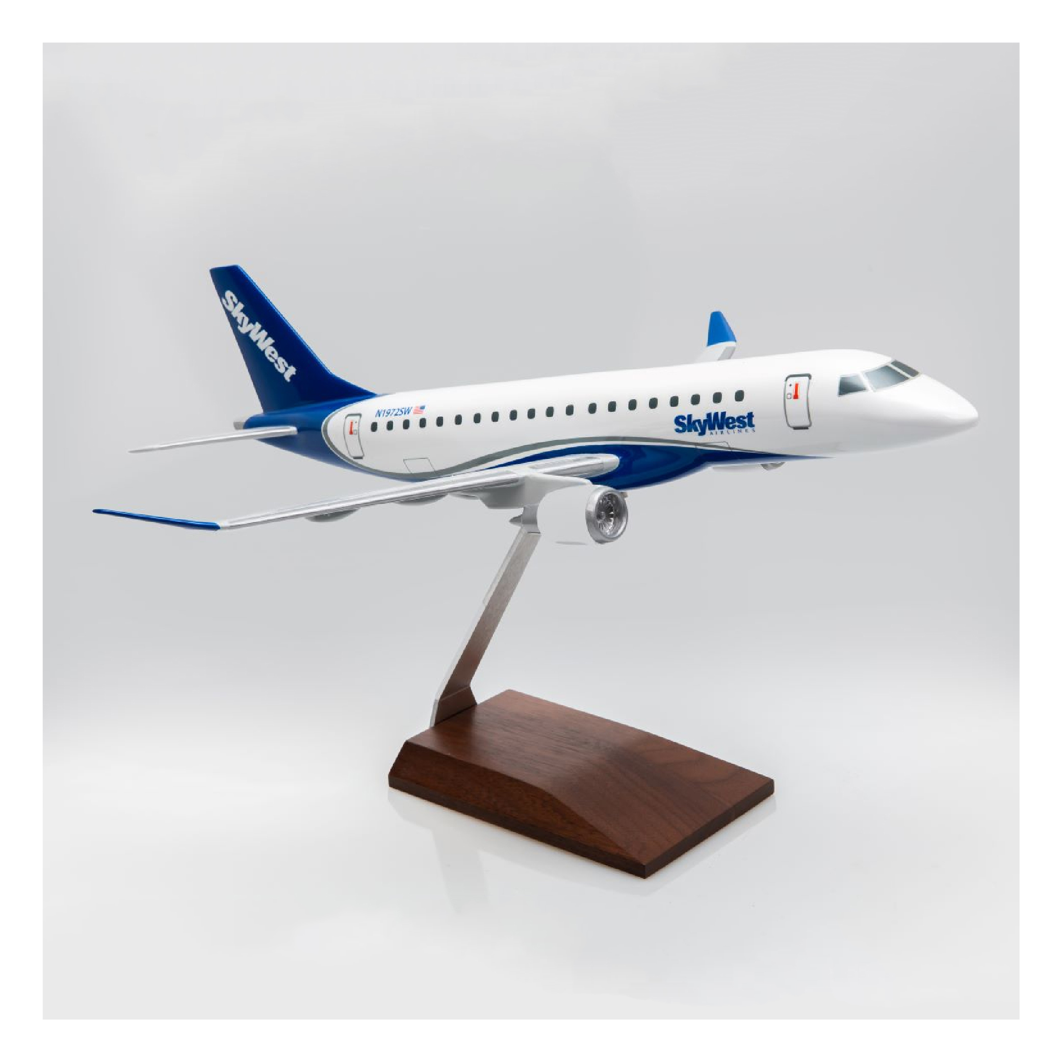 SkyWest E175 Resin Model